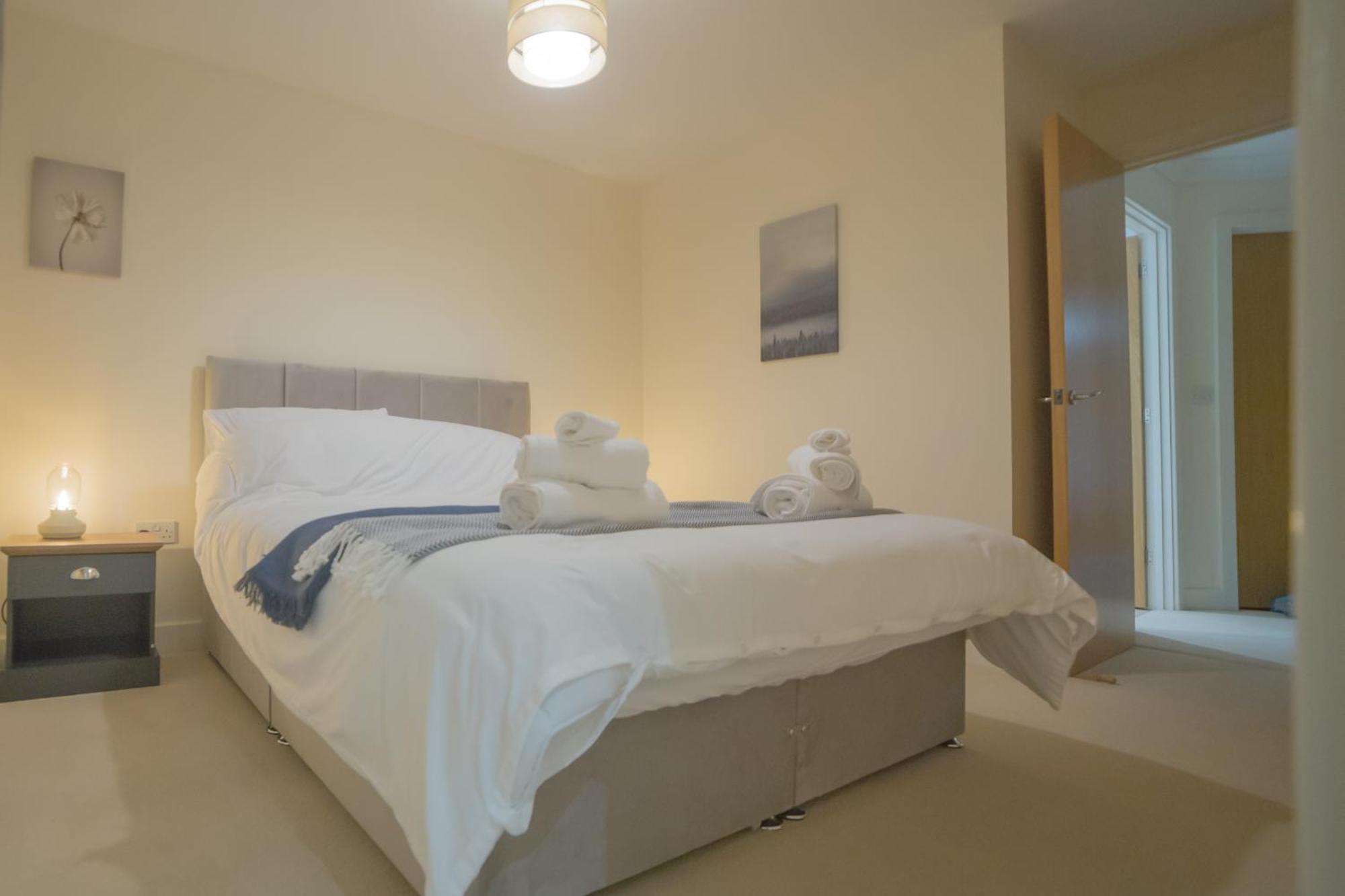 Villa Sleeps9 Parking&Garage 17 Mins To Gatwick, 30 To London Merstham Exterior foto